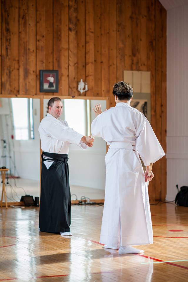 Tong Sensei measuring off the correct distance to fit the particular circumstances